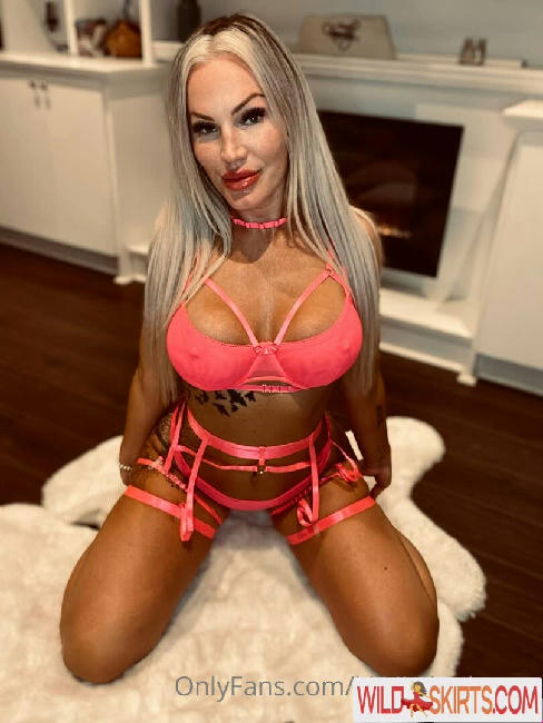 a_v_a_james88 / Ava James / Dommy Mommy / a_v_a_james88 nude OnlyFans, Instagram leaked photo #25