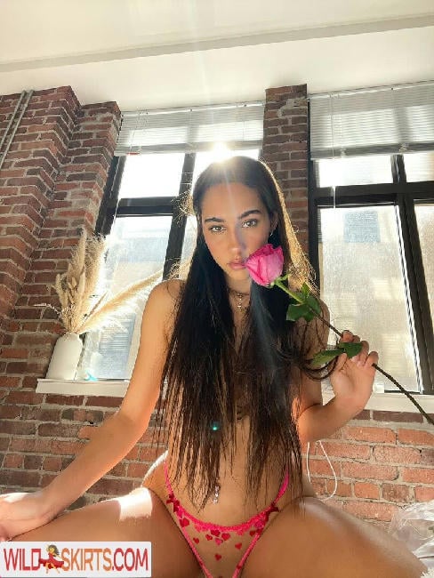 Abella Skies / izzyygreenn.xo nude Instagram leaked photo #31