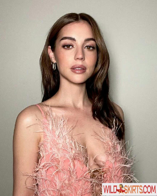 Adelaide Kane / adelaidekane nude Instagram leaked photo #41