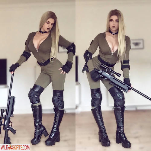 12 hot photos by Adeline Frost