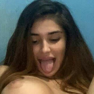 Adelinebri nude photos & videos