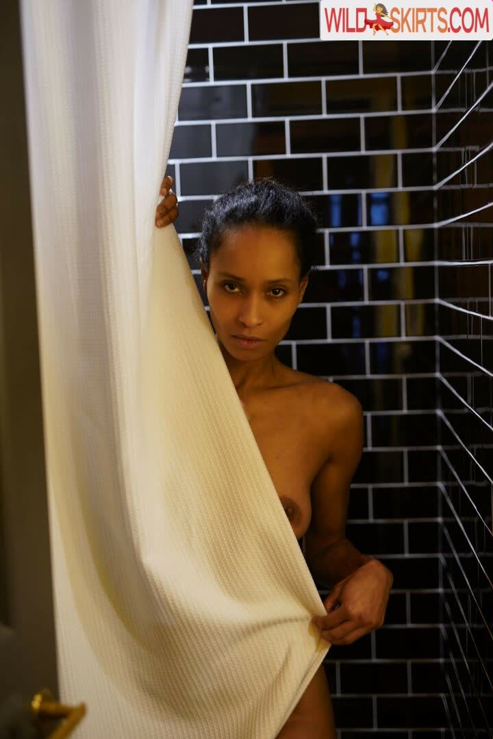 Adjouai / Bella / Nel nude leaked photo #8