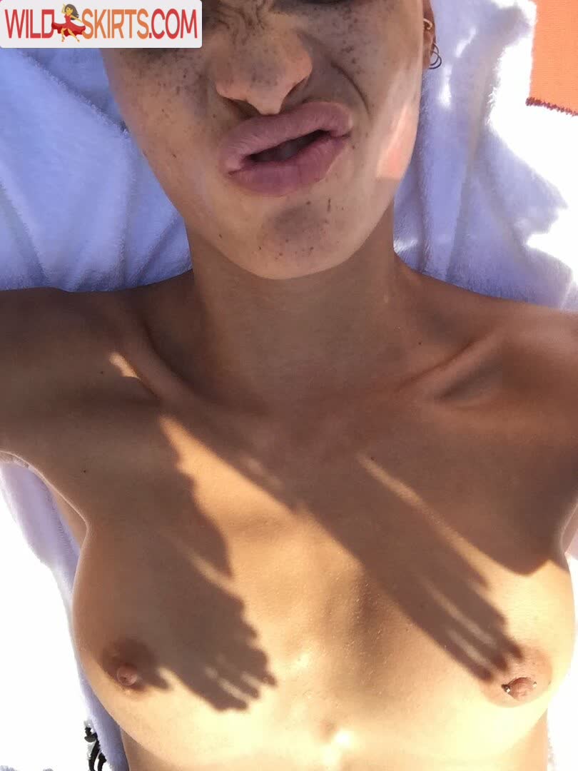 Adwoa Aboah / adwoaaboah nude Instagram leaked photo #9