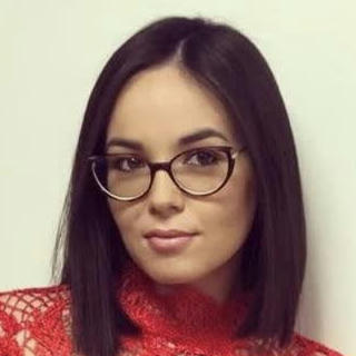 Agathe Auproux avatar