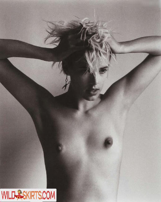 Agyness Deyn nude leaked photo #12