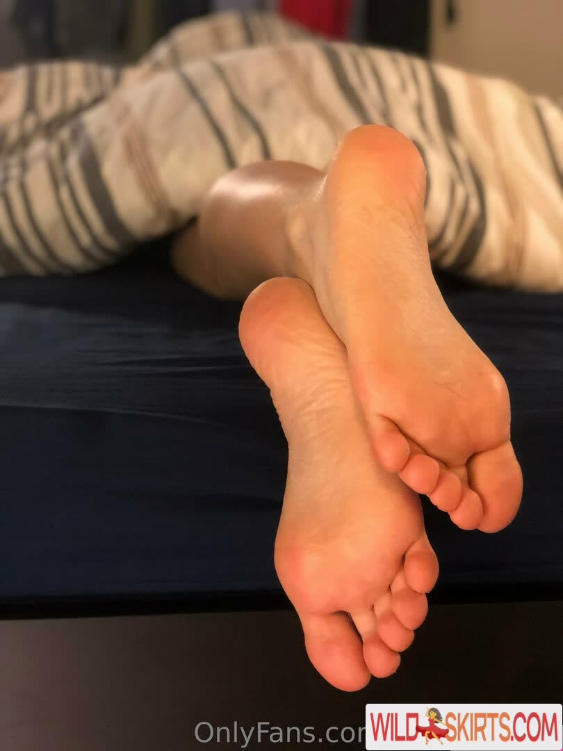 Aimeefeetxx nude leaked photo #36