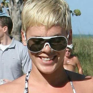 Alecia Beth Moore avatar