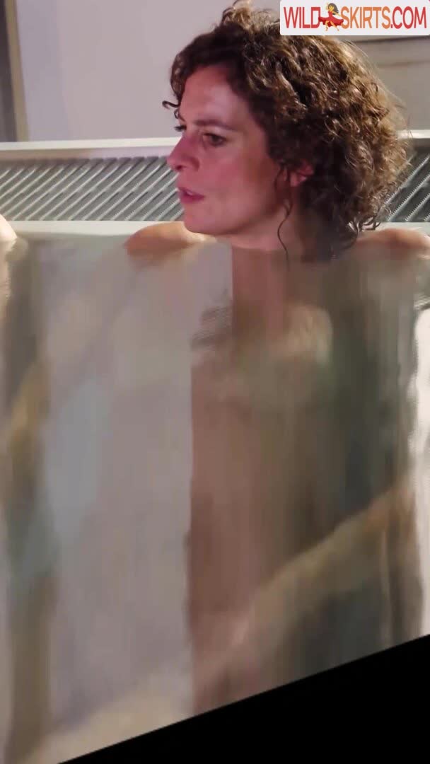 Alex Polizzi nude leaked photo #3