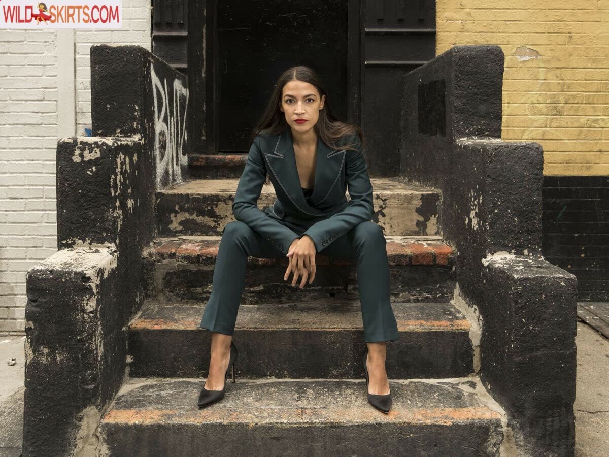 Alexandria Ocasio-Cortez / AOC nude Instagram leaked photo #1