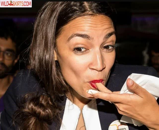 Alexandria Ocasio-Cortez / AOC nude Instagram leaked photo #3