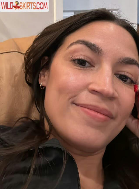 Alexandria Ocasio-Cortez / AOC nude Instagram leaked photo #112