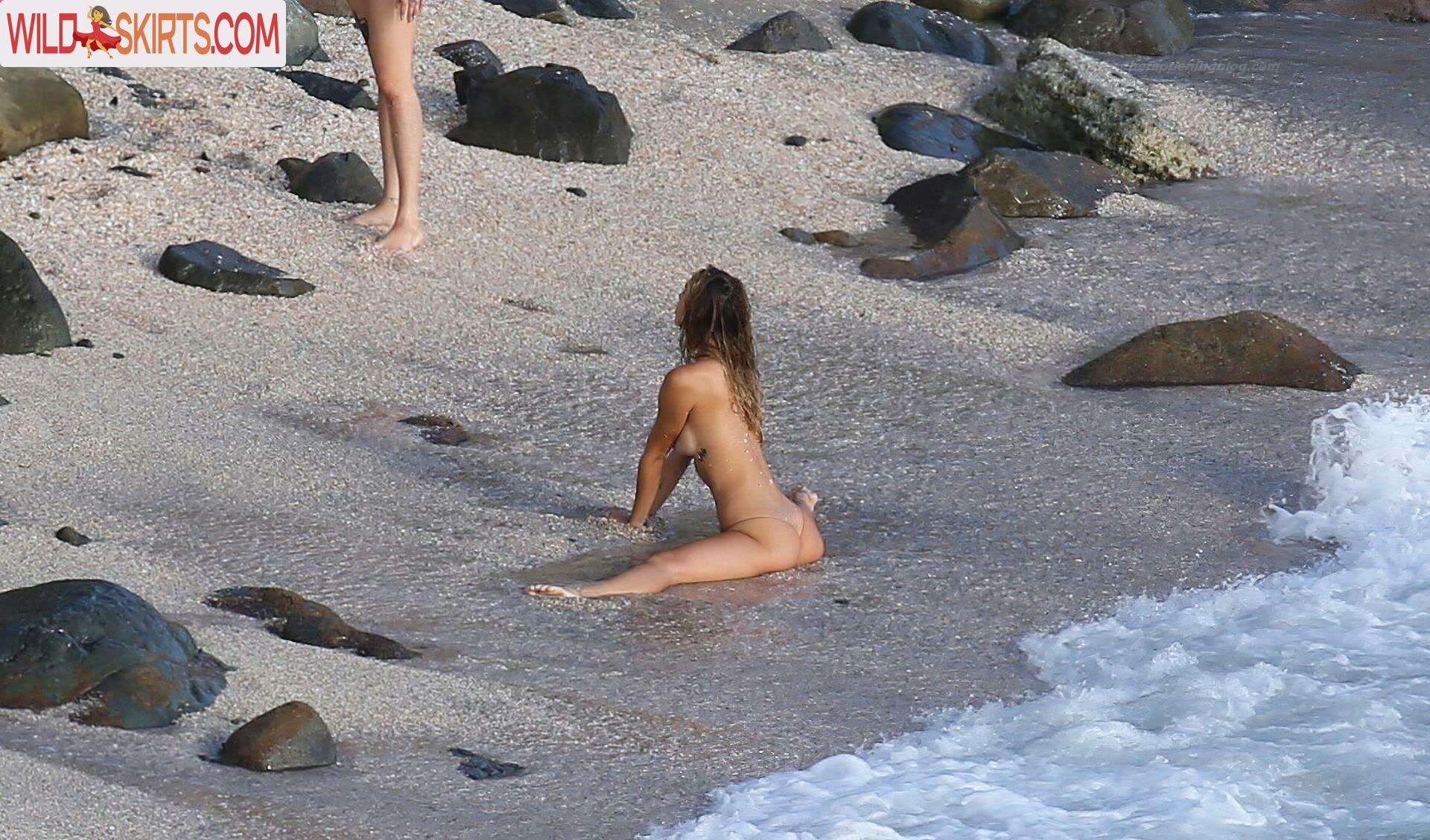 Alexis Ren nude leaked photo #313