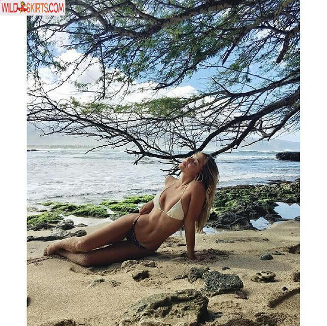 Alexis Ren / alexisren / alexisreng / alexxissren nude OnlyFans, Instagram leaked photo #374