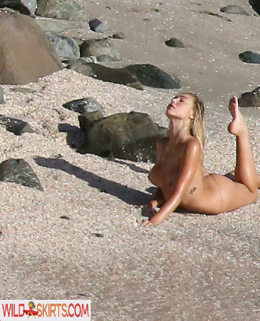 Alexis Ren / alexisren / alexisreng / alexxissren nude OnlyFans, Instagram leaked photo #311