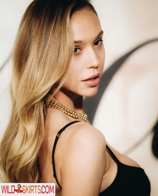 Alexis Ren / alexisren / alexisreng / alexxissren nude OnlyFans, Instagram leaked photo #369