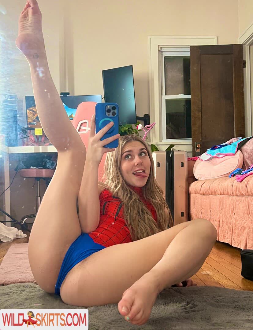 Alexisaevanss nude leaked photo #20