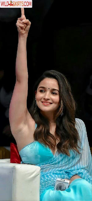 Alia Bhatt nude leaked photo #3