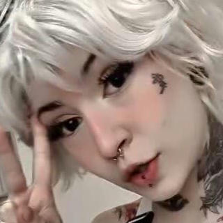 Aline Fox avatar