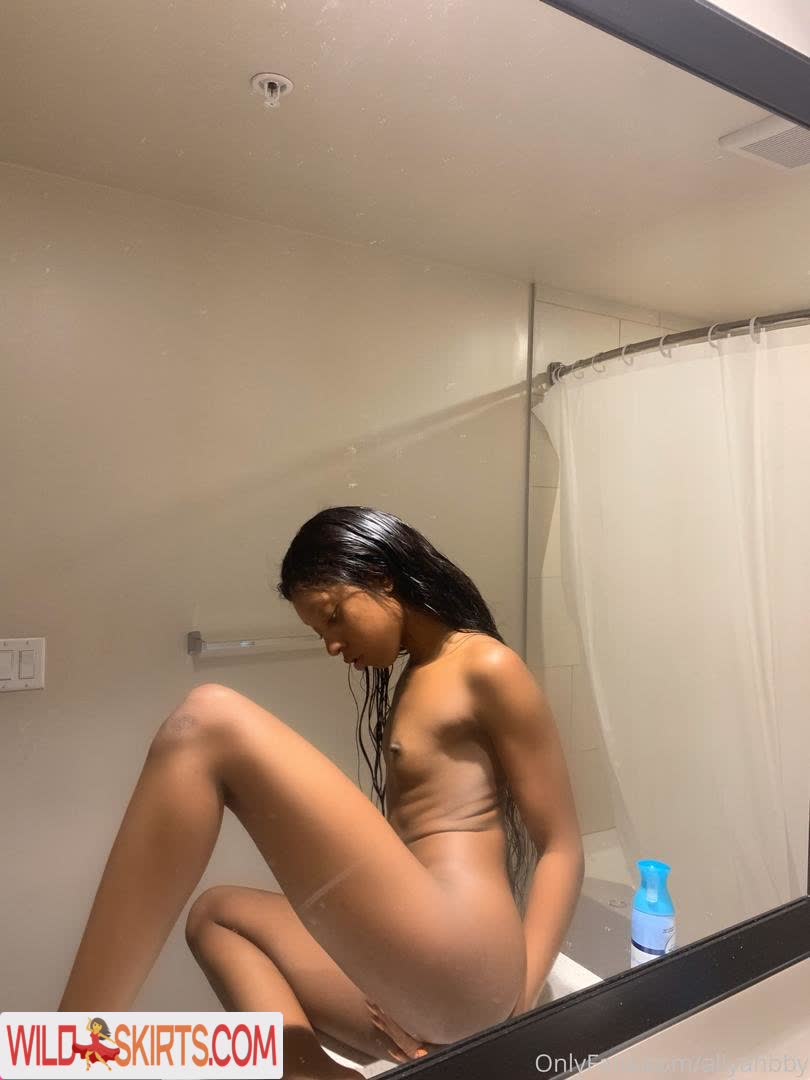 Aliyahdenae nude leaked photo #4