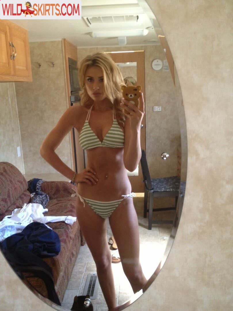 Aly Michalka nude leaked photo #18