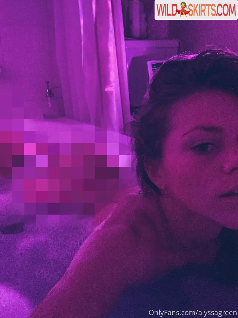 Alyssagreen nude leaked photo #17