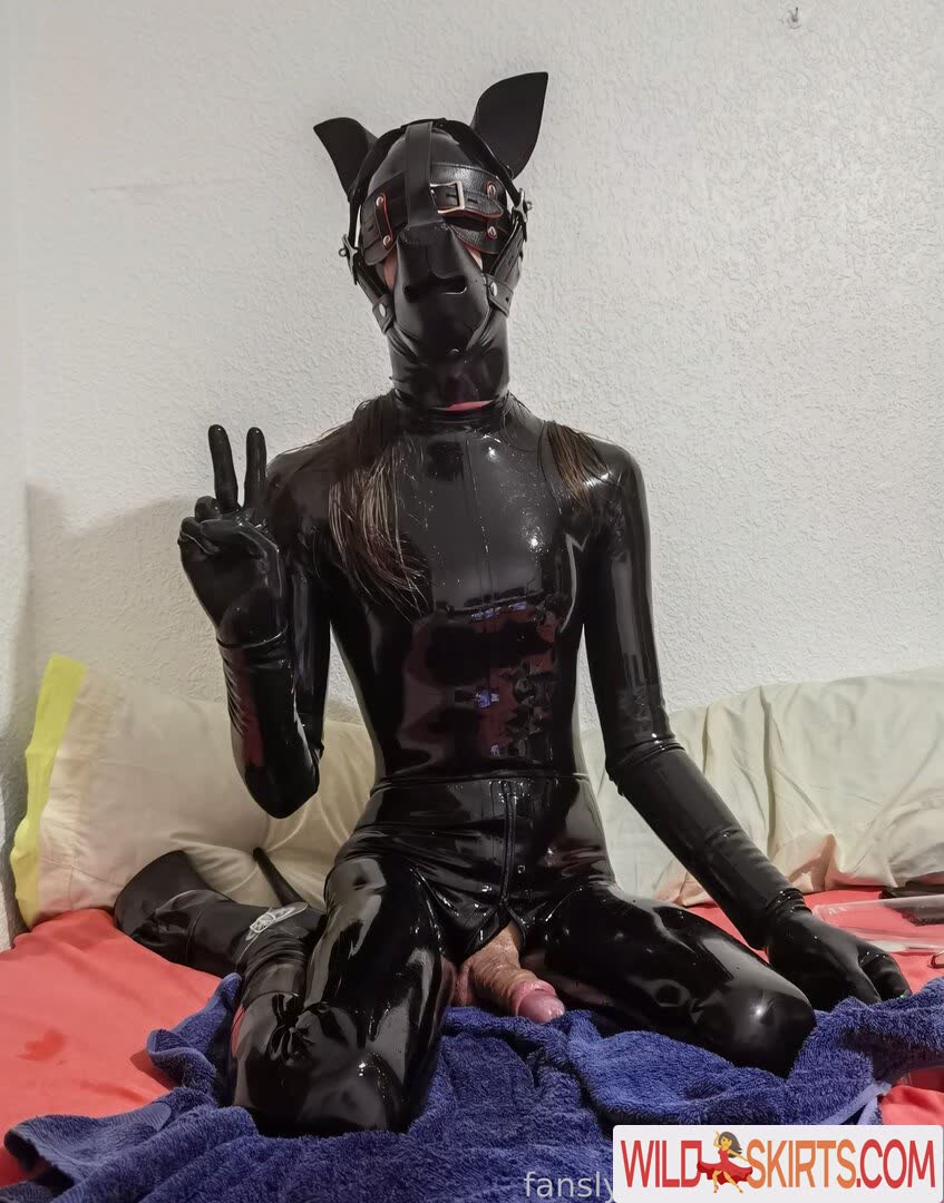 AmandaLatex nude leaked photo #4