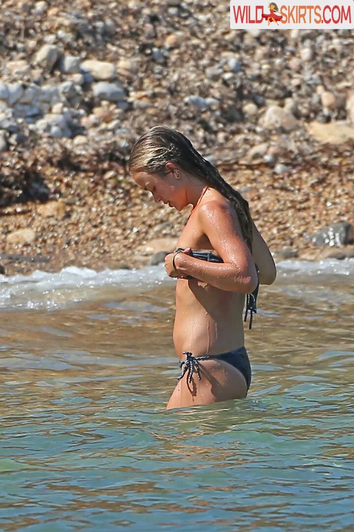 Amelia Windsor nude leaked photo #19