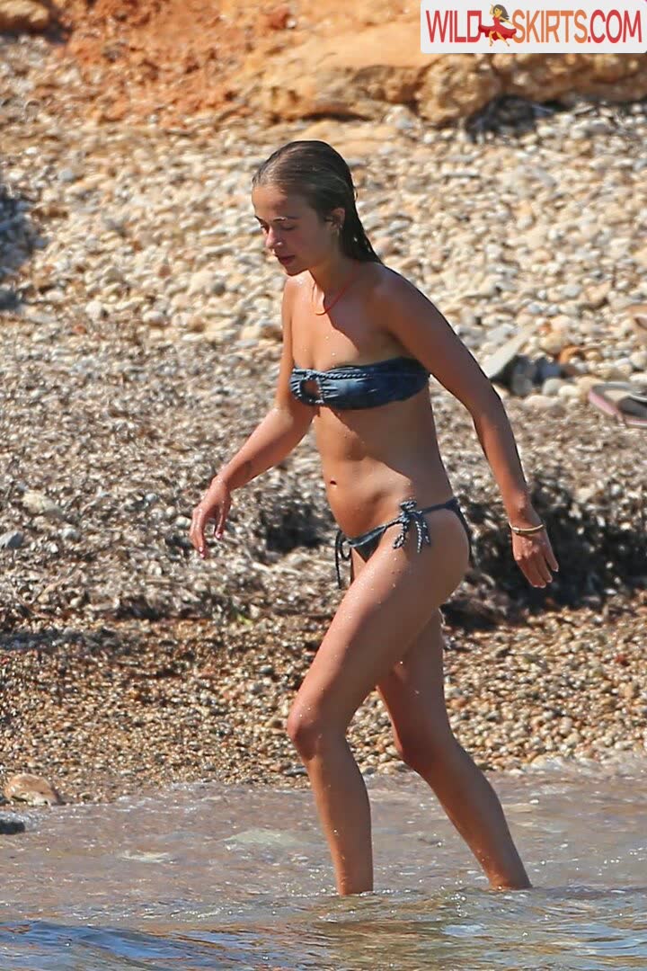 Amelia Windsor nude leaked photo #21