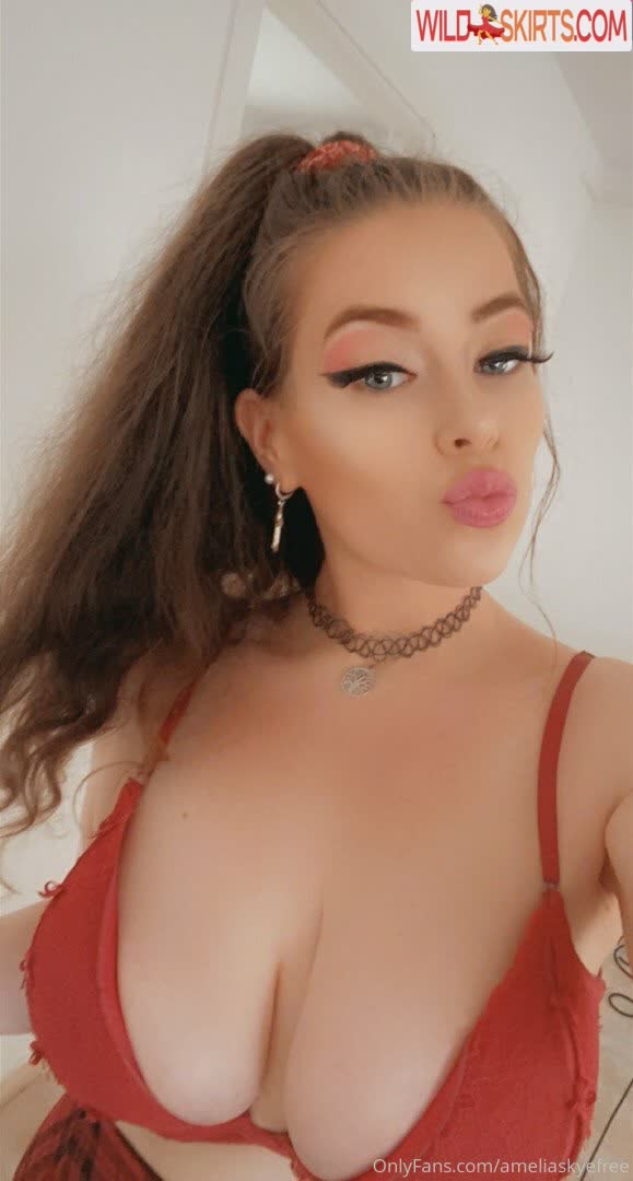 Ameliaskye98 nude leaked photo #23