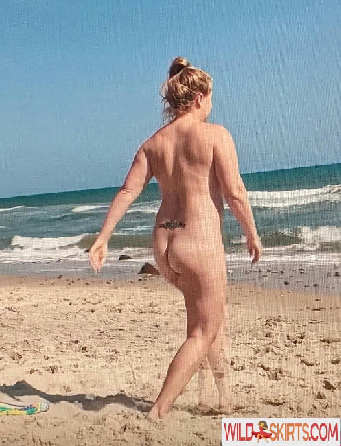 Amy Schumer / amyschumer nude Instagram leaked photo #20