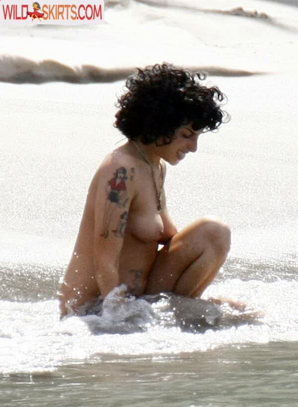 Amy Winehouse nude leaked photo #8