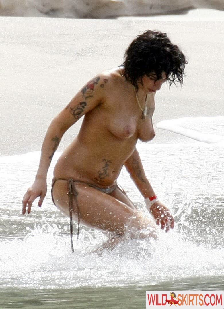 Amy Winehouse nude leaked photo #22