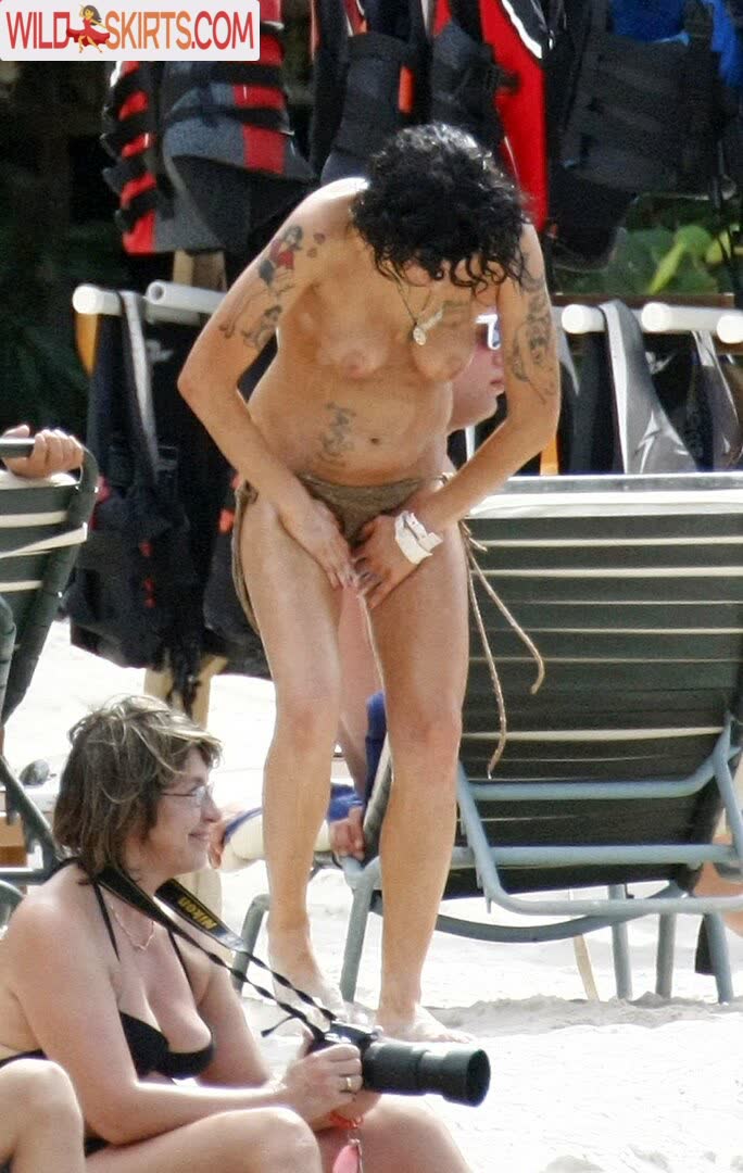 Amy Winehouse nude leaked photo #23