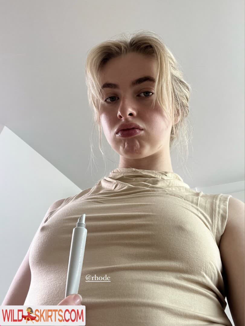 Anais Gallagher / gallagher_anais nude Instagram leaked photo #5