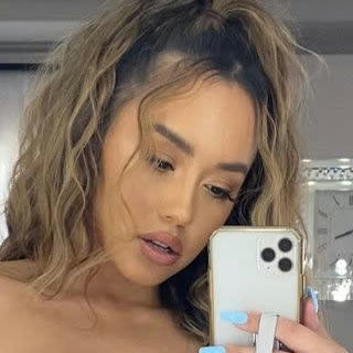 Andrea Bergeron nude photos & videos