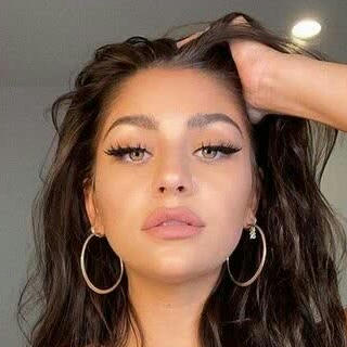 Andrea Russett avatar