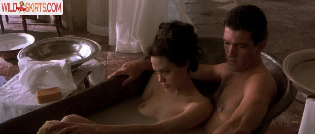 Angelina Jolie / angelinajolie nude Instagram leaked photo #16