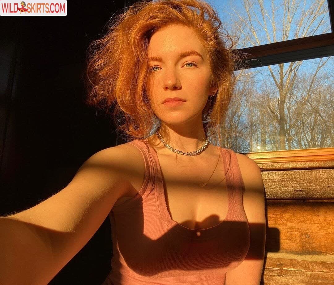 Annalise Basso nude leaked photo #18