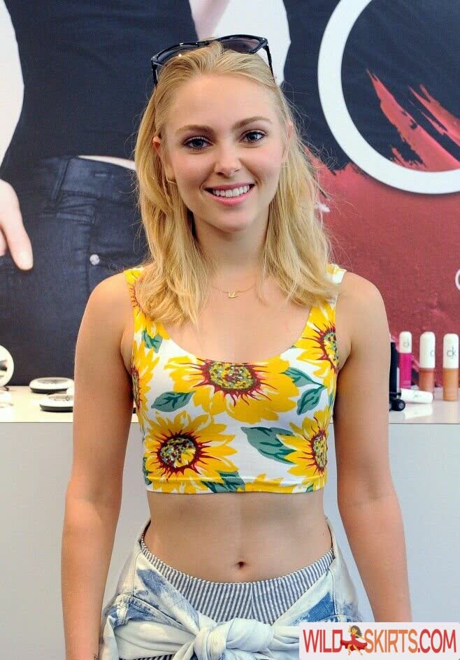 AnnaSophia Robb nude leaked photo #3