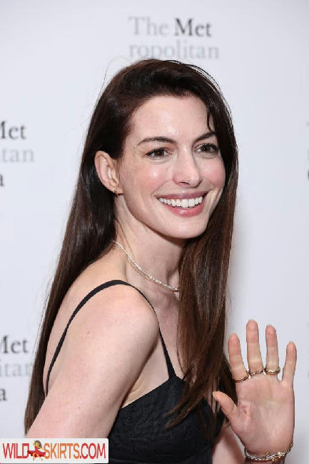 Anne Hathaway Nude Leaked Photos And Videos Wildskirts