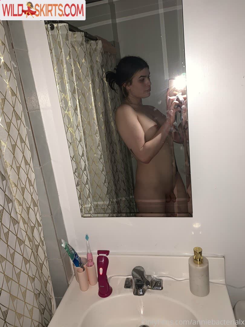 Anniebacterialx nude leaked photo #34