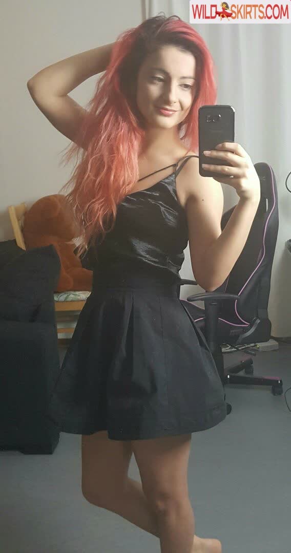 AnnieFuchsia nude leaked photo #2