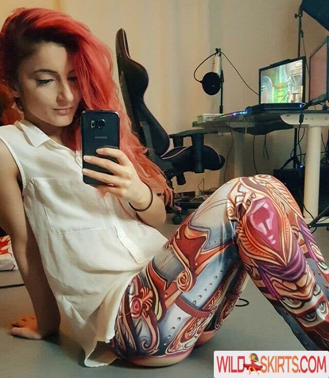 AnnieFuchsia nude leaked photo #5