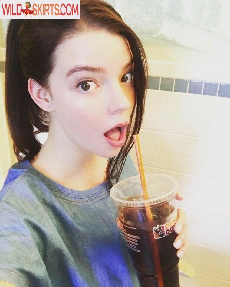 Anya Taylor-Joy / anyataylorjoy / owlicats nude OnlyFans, Instagram leaked photo #14