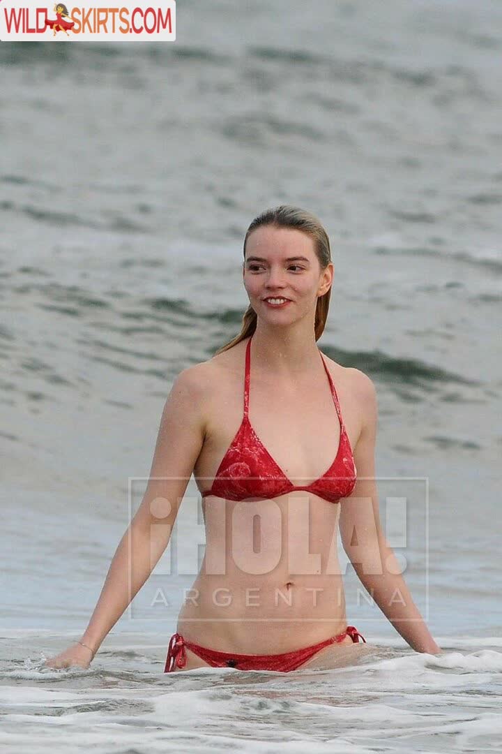 Anya Taylor-Joy nude leaked photo #377