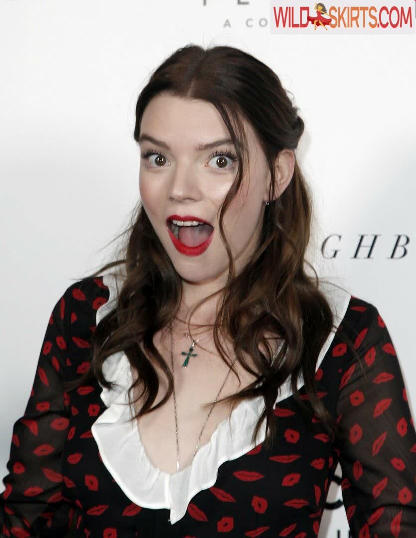 Anya Taylor-Joy nude leaked photo #395