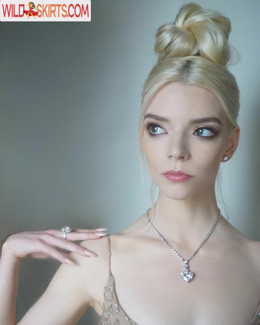 Anya Taylor-Joy nude leaked photo #641