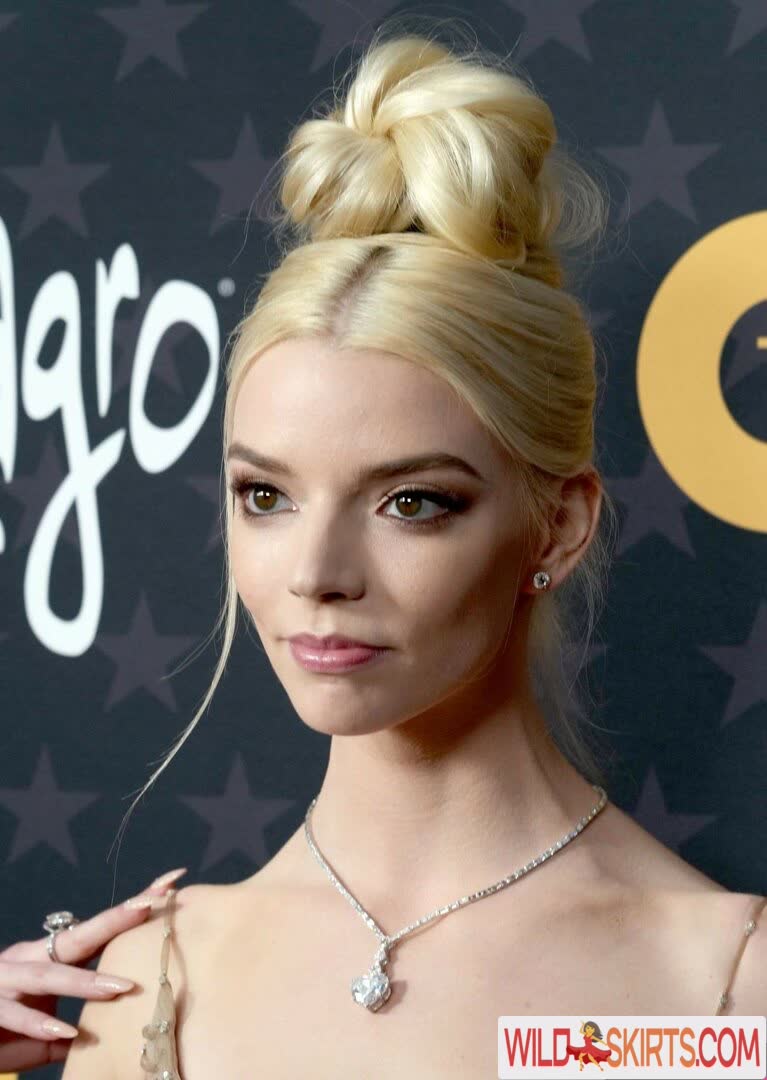 Anya Taylor-Joy / anyataylorjoy / owlicats nude OnlyFans, Instagram leaked photo #22