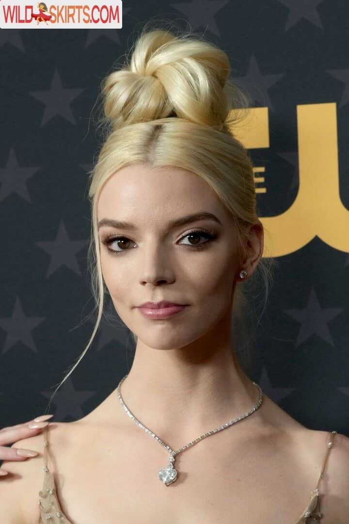 Anya Taylor-Joy nude leaked photo #666