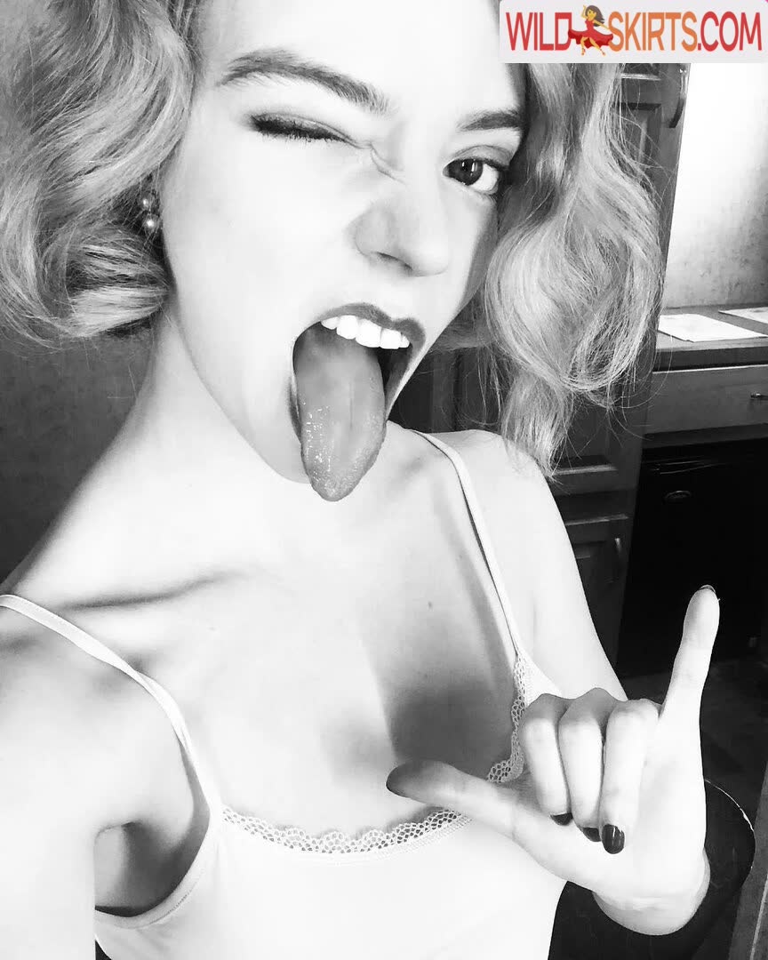 Anya Taylor-Joy / anyataylorjoy / owlicats nude OnlyFans, Instagram leaked photo #4